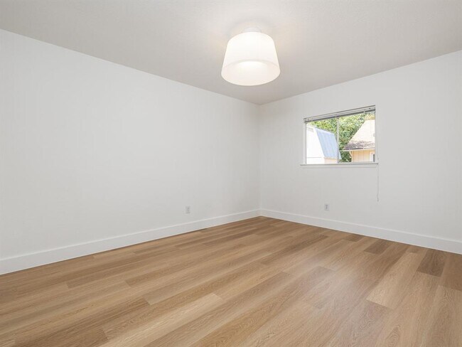 Building Photo - 13000 Meadowheath Cove