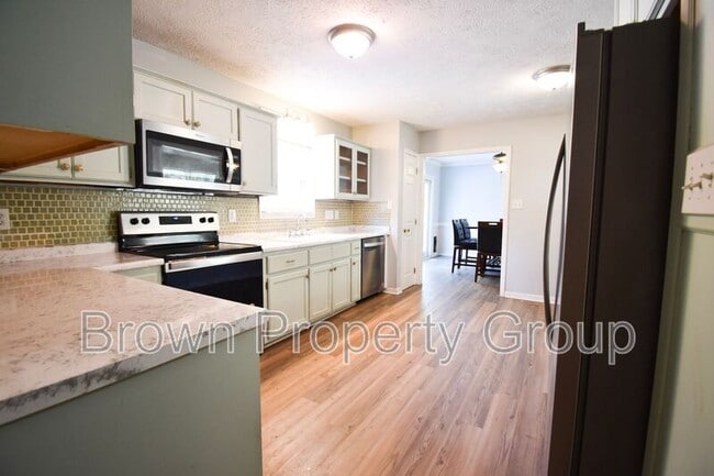 Building Photo - 624 Porter Rd