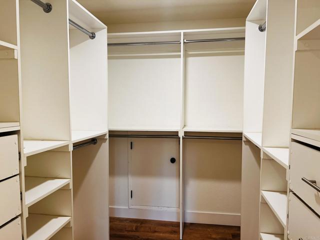 Building Photo - 4587 Cove Dr