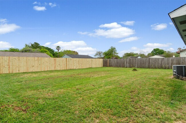 Building Photo - 24206 Running Iron Dr