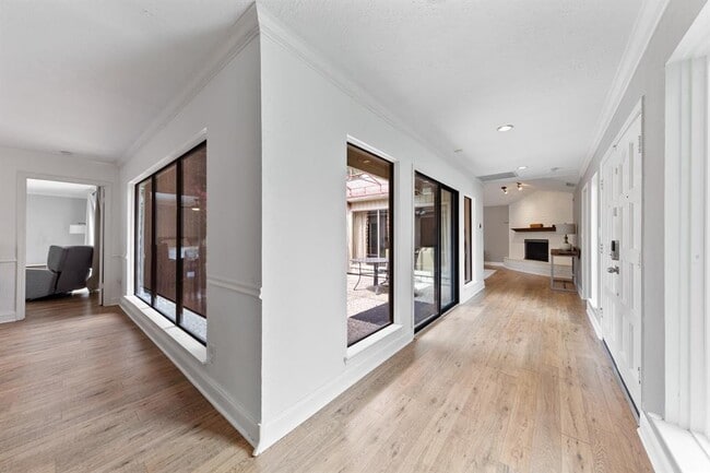Building Photo - 12210 Ravenmoor Dr