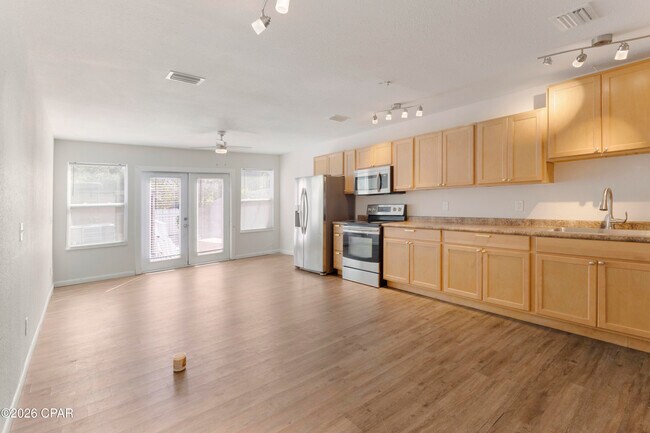 Building Photo - 4455 W 19th St