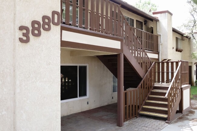 Building Photo - Downstairs 2-Bedroom Condo in Banning--55+ Gated Community!