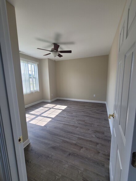 Building Photo - 32818 Almwick Ln