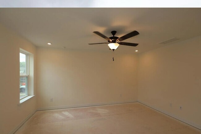 Building Photo - 6973 Doddridge Ln