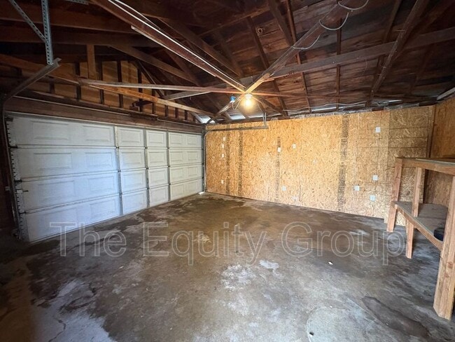 Building Photo - 812 S Burke St