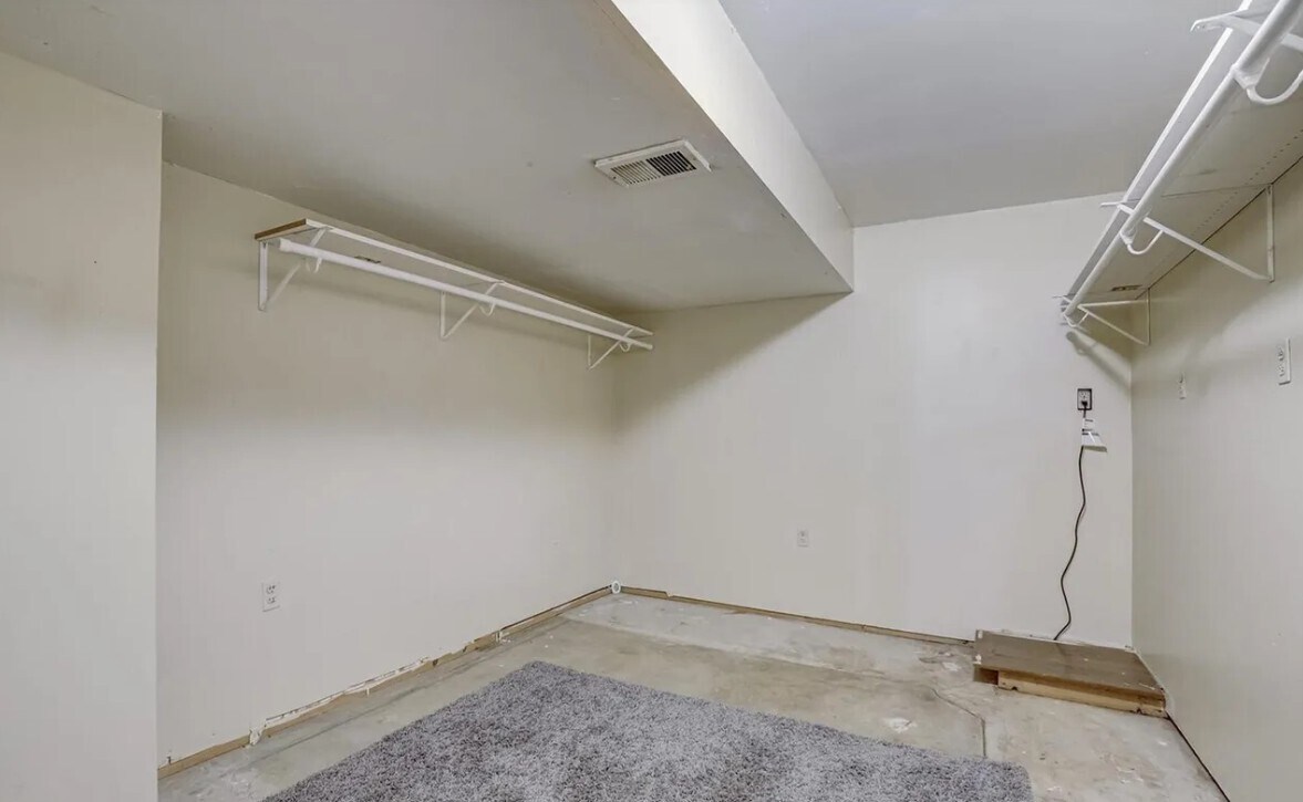 Building Photo - 17357 E Asbury Cir