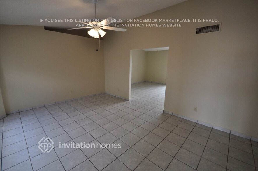 Building Photo - 9503 W Las Palmaritas Dr