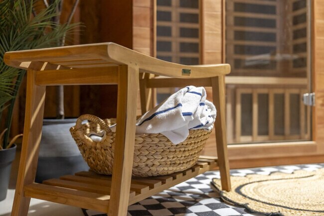 Building Photo - 286 Taylor Ave