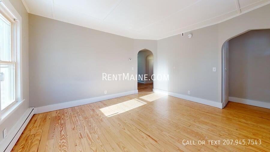 Building Photo - 5 Monument St