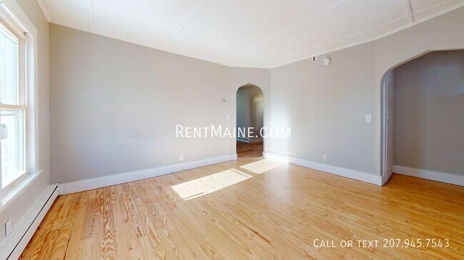 Building Photo - 5 Monument St