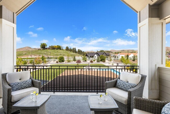 Building Photo - Exquisite Luxury Retreat on 1 Acre – 5BR/4...