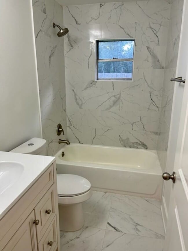 Building Photo - 1018 W 25th Ave