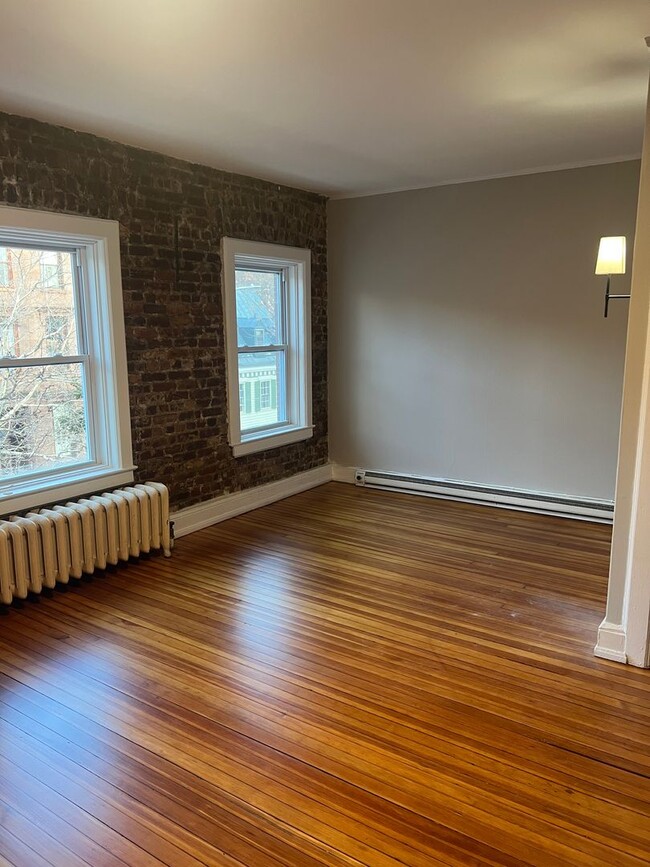 Building Photo - 326 State St