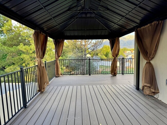 Building Photo - 9399 Koch Dr