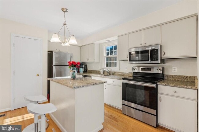 Building Photo - 7 Rawlston Ct