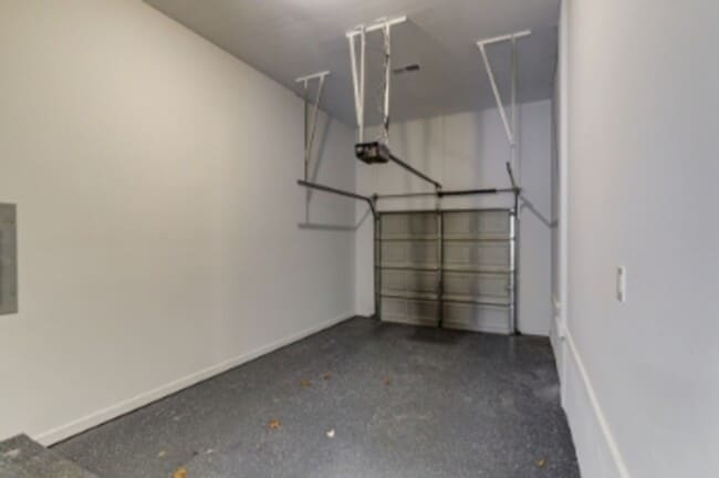 Building Photo - Nice 3 bedroom 2 bath home in the heart of Downtown Memphis - Open To Section 8