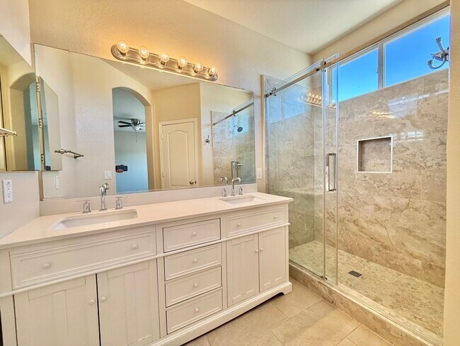 Building Photo - Fantastic 4-Bedroom, 2-Bathroom home For Rent in Avondale!