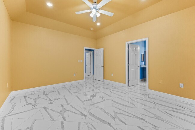 Building Photo - 12725 Arp St