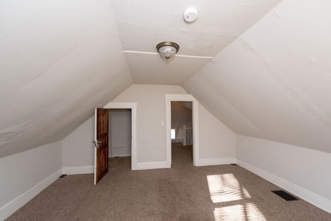 Building Photo - Cute 3Bed 1 Bath on Cul De Sac in College ...