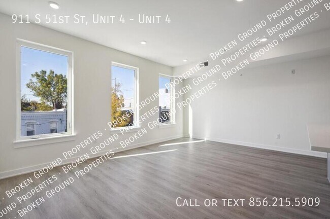 Building Photo - 911 S 51st St