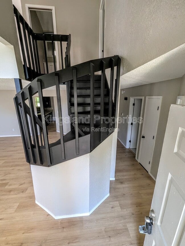 Building Photo - 2217 Wendy Way Dr
