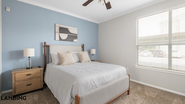 Building Photo - 14807 Woodland Hills Dr