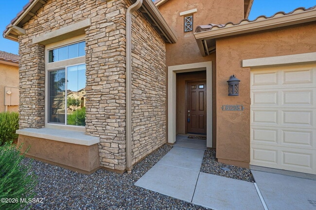 Building Photo - 61295 E Flint Dr