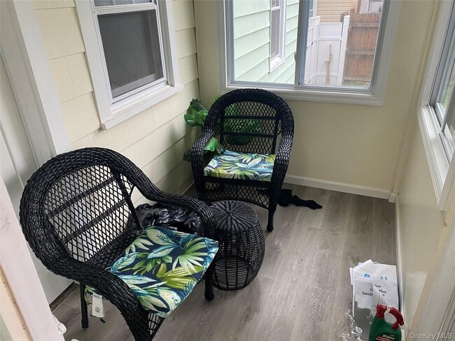 Building Photo - 7 Woods Pl