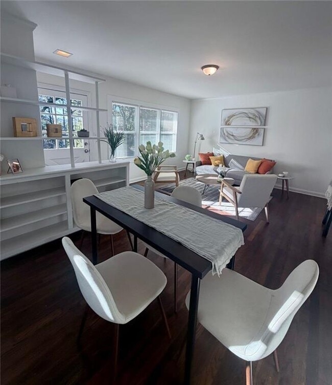 Building Photo - 512 Alpine Way