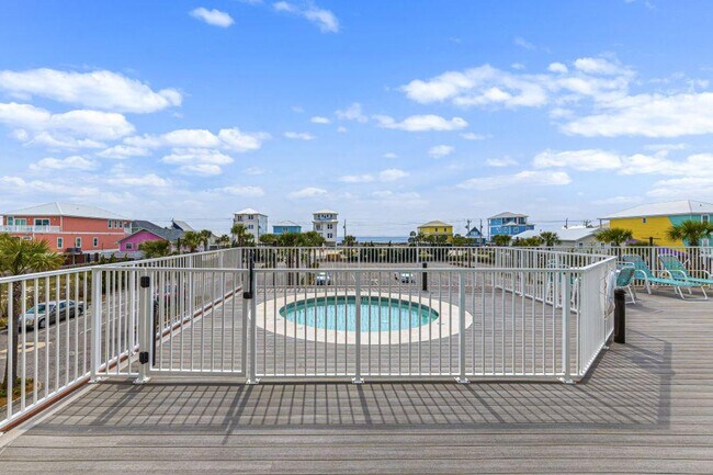 Building Photo - 1524 W Beach Blvd