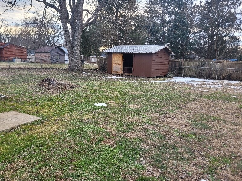 Building Photo - 1407 Whitsett St