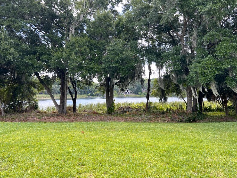 Building Photo - 708 Lakeworth Cir