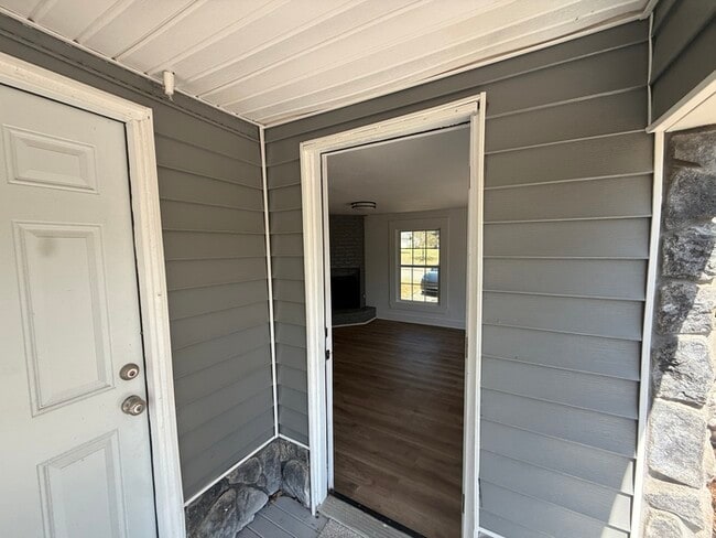 Building Photo - 1301 S Scullin Ave
