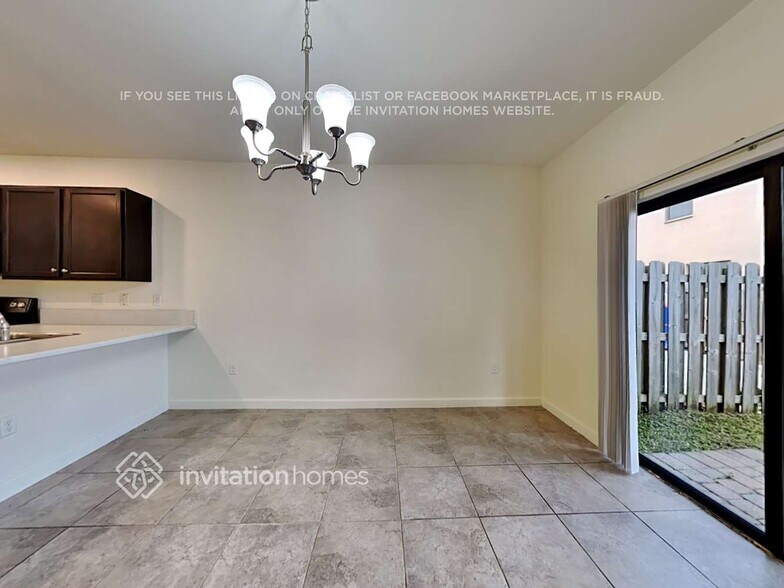 Building Photo - 3353 SE 2nd Ct