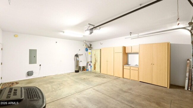 Building Photo - 9065 E Gary Rd