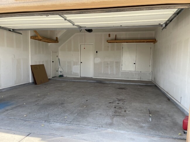 Building Photo - 12960 Cozy Cove Ave