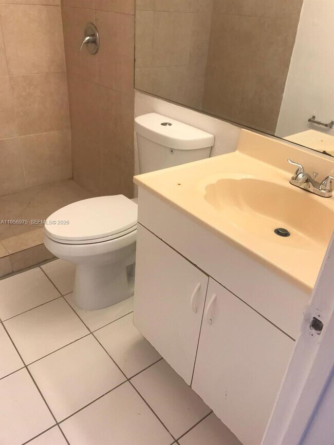 Building Photo - 1251 NE 108th St