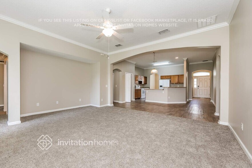 Building Photo - 11121 Apple Blossom Trail W