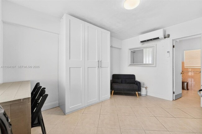 Building Photo - 2508 Bay Dr