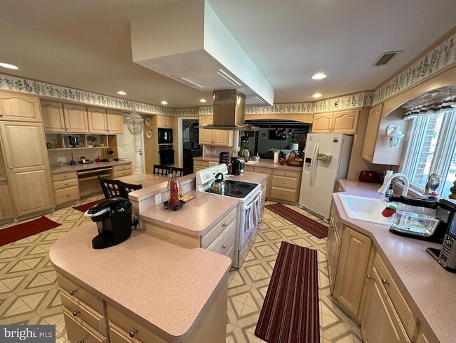 Building Photo - 600 Glenside Rd