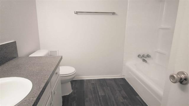 Building Photo - 101 Westcourt Dr