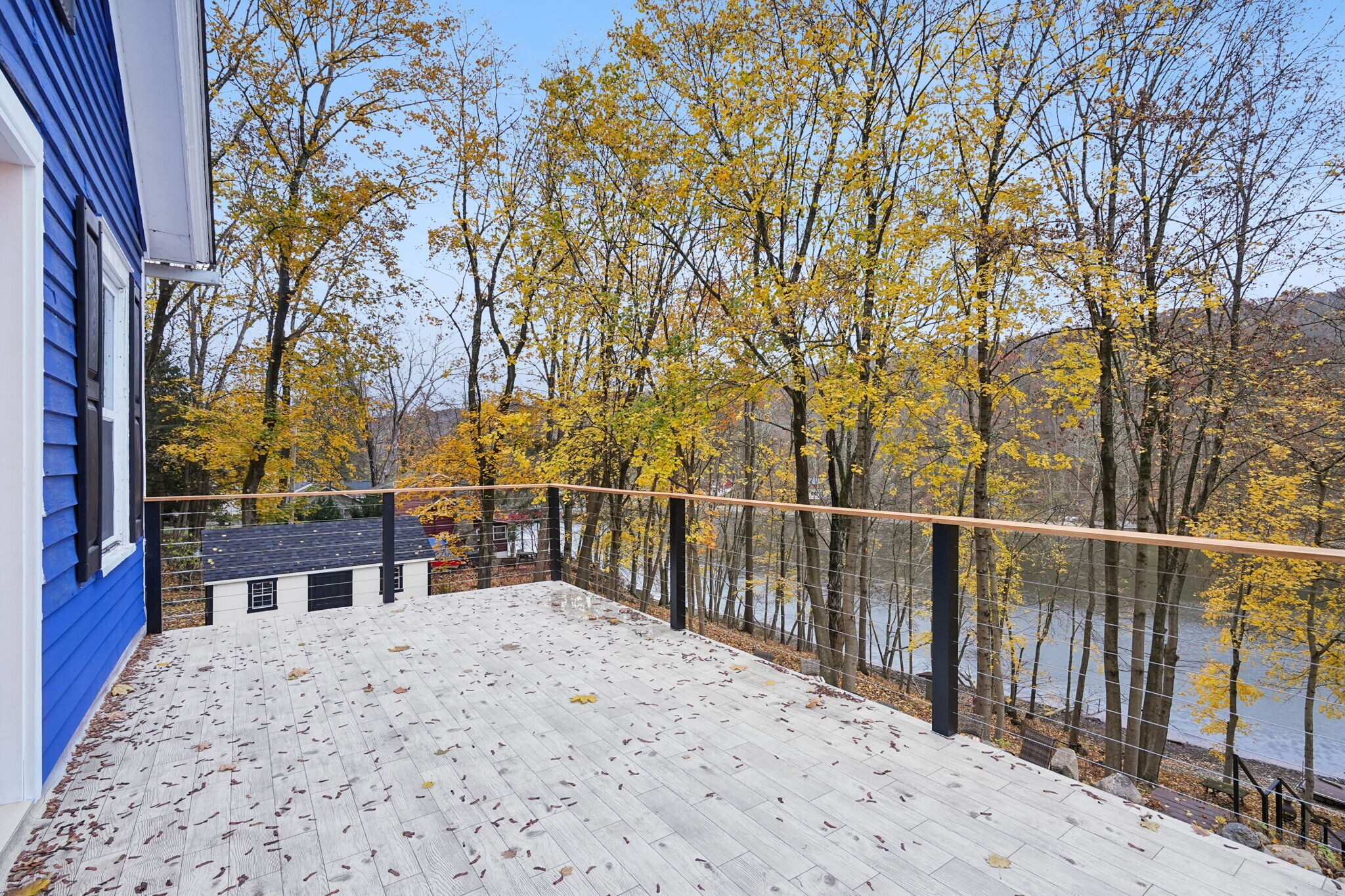 Building Photo - 916 E End Rd