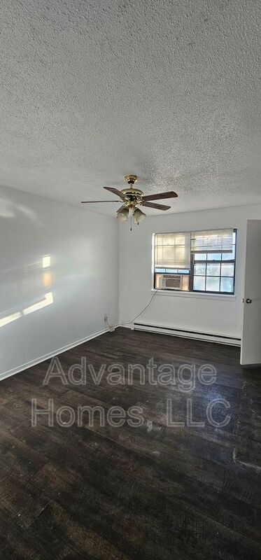 Building Photo - 123 S Chester St