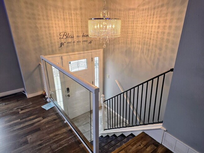 Building Photo - 320 34th St