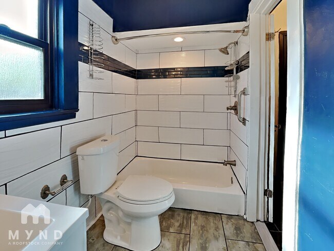 Building Photo - 312 E 19th St