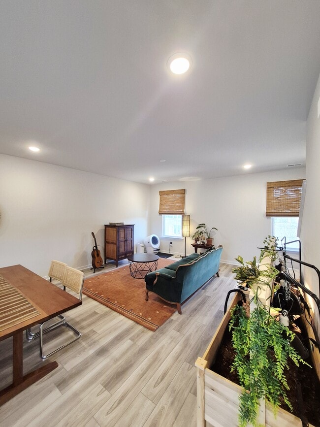 Building Photo - 4012 Pk Trl Dr