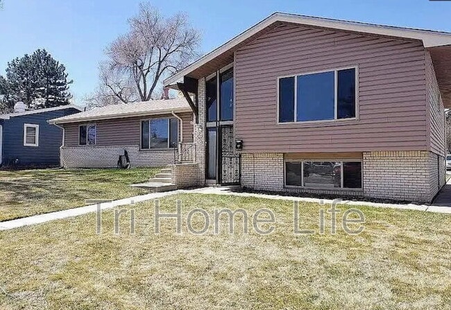 Building Photo - 4725 S Acoma St