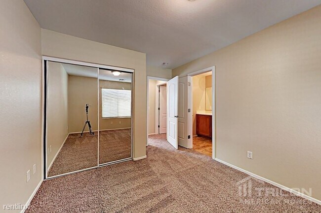 Building Photo - 4376 E Selena Dr