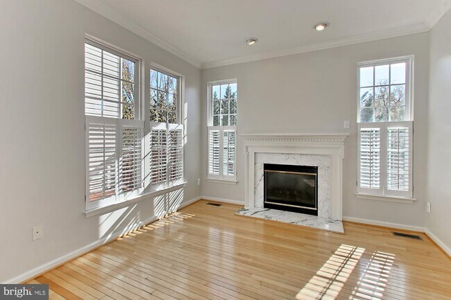 Building Photo - 5054 Grimm Dr
